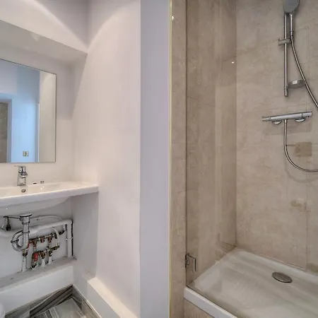 Ref 1757 - Back Croisette - Sea View For Rent דירה *