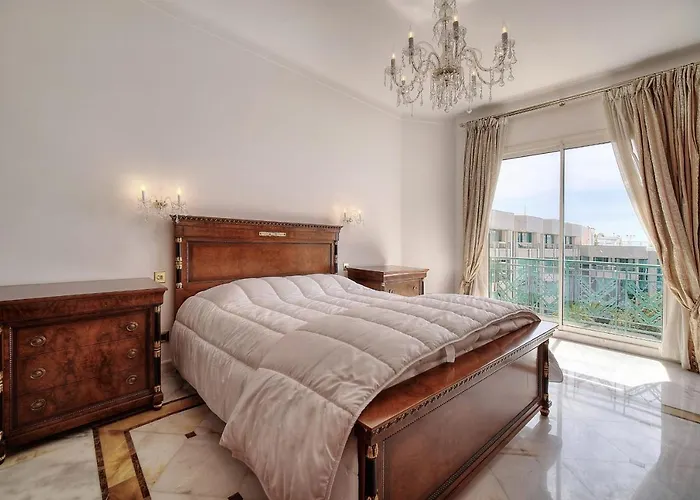 Ref 1757 - Back Croisette - Sea View For Rent Cannes