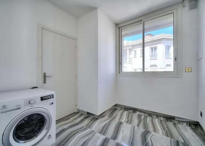 Ref 1757 - Back Croisette - Sea View For Rent * Cannes