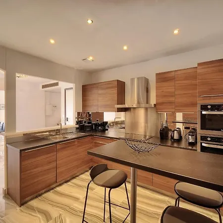 Апартаменты Ref 1757 - Back Croisette - Sea View For Rent Канны