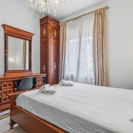 Ref 1757 - Back Croisette - Sea View For Rent * Канны